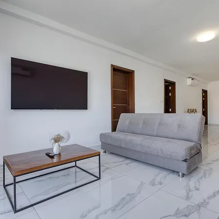 New To The Market - Rare Find, 6 Bedroom With Valley View In Swieqi By Sf Homes * San Ġiljan