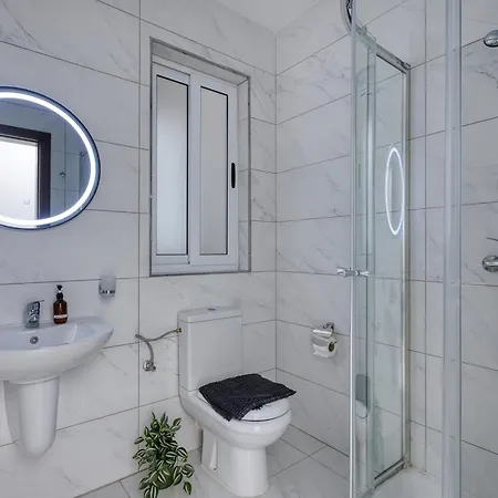New To The Market - Rare Find, 6 Bedroom With Valley View In Swieqi By Sf Homes Apartman San Ġiljan