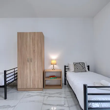 New To The Market - Rare Find, 6 Bedroom With Valley View In Swieqi By Sf Homes Apartman San Ġiljan