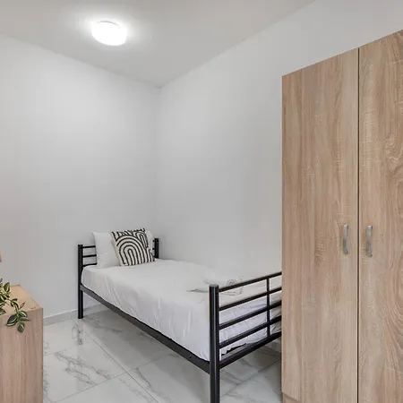 New To The Market - Rare Find, 6 Bedroom With Valley View In Swieqi By Sf Homes Apartman