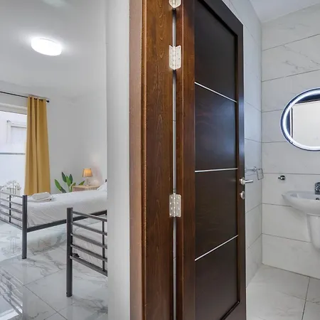 New To The Market - Rare Find, 6 Bedroom With Valley View In Swieqi By Sf Homes Apartman *