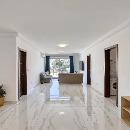 New To The Market - Rare Find, 6 Bedroom With Valley View In Swieqi By Sf Homes Apartman