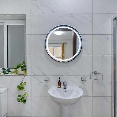 Apartman New To The Market - Rare Find, 6 Bedroom With Valley View In Swieqi By Sf Homes San Ġiljan