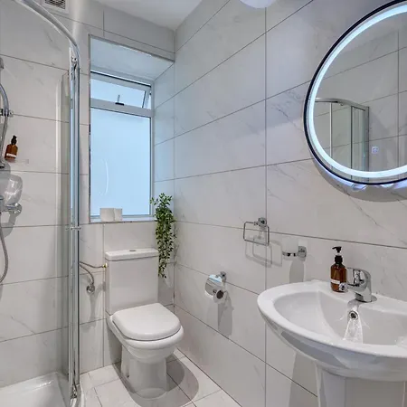 Apartman New To The Market - Rare Find, 6 Bedroom With Valley View In Swieqi By Sf Homes *