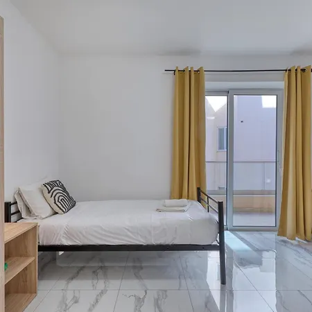 Apartman New To The Market - Rare Find, 6 Bedroom With Valley View In Swieqi By Sf Homes *