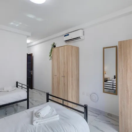 Apartman New To The Market - Rare Find, 6 Bedroom With Valley View In Swieqi By Sf Homes